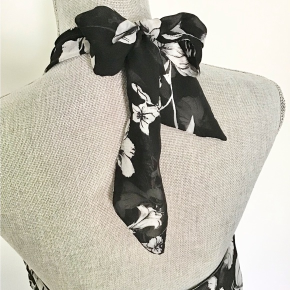 WHITE HOUSE BLACK MARKET TOP - Picture 4 of 12